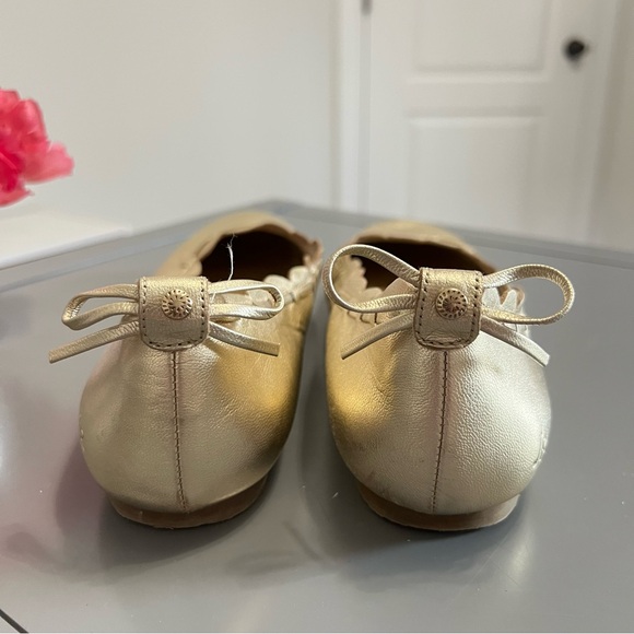 Jack Rogers Lucie Gold Metallic Leather Scalloped Ballet Flats with Bow Details - Picture 6 of 9